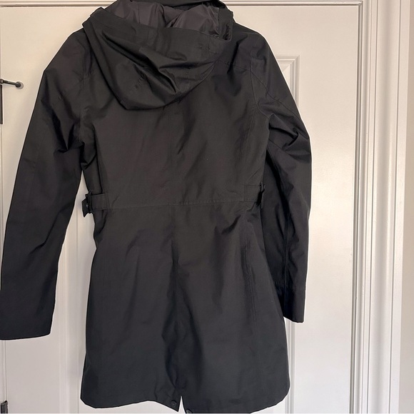 The North Face Rain Coat- size Small - Picture 5 of 12